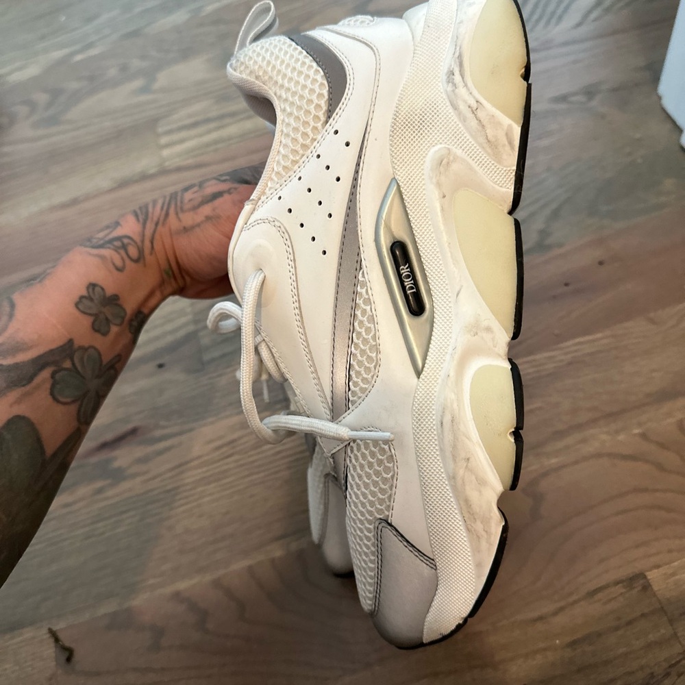 Dior b22 lightly used easy to clean 100% authentic - Picture 2 of 3